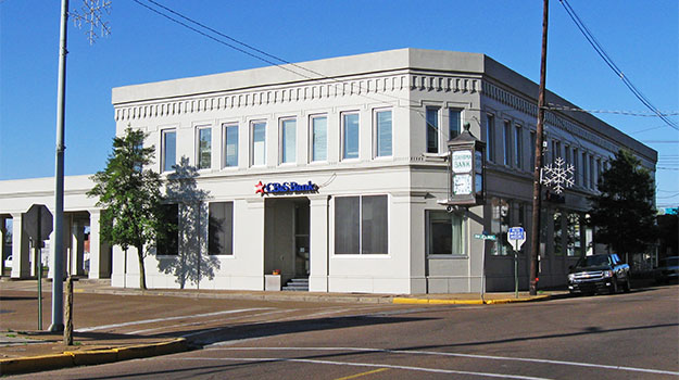 CB&S Bank in downtown Clarksdale, MS