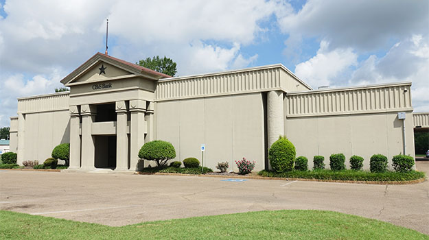 CB&S Bank in Greenwood, MS on Park Avenue